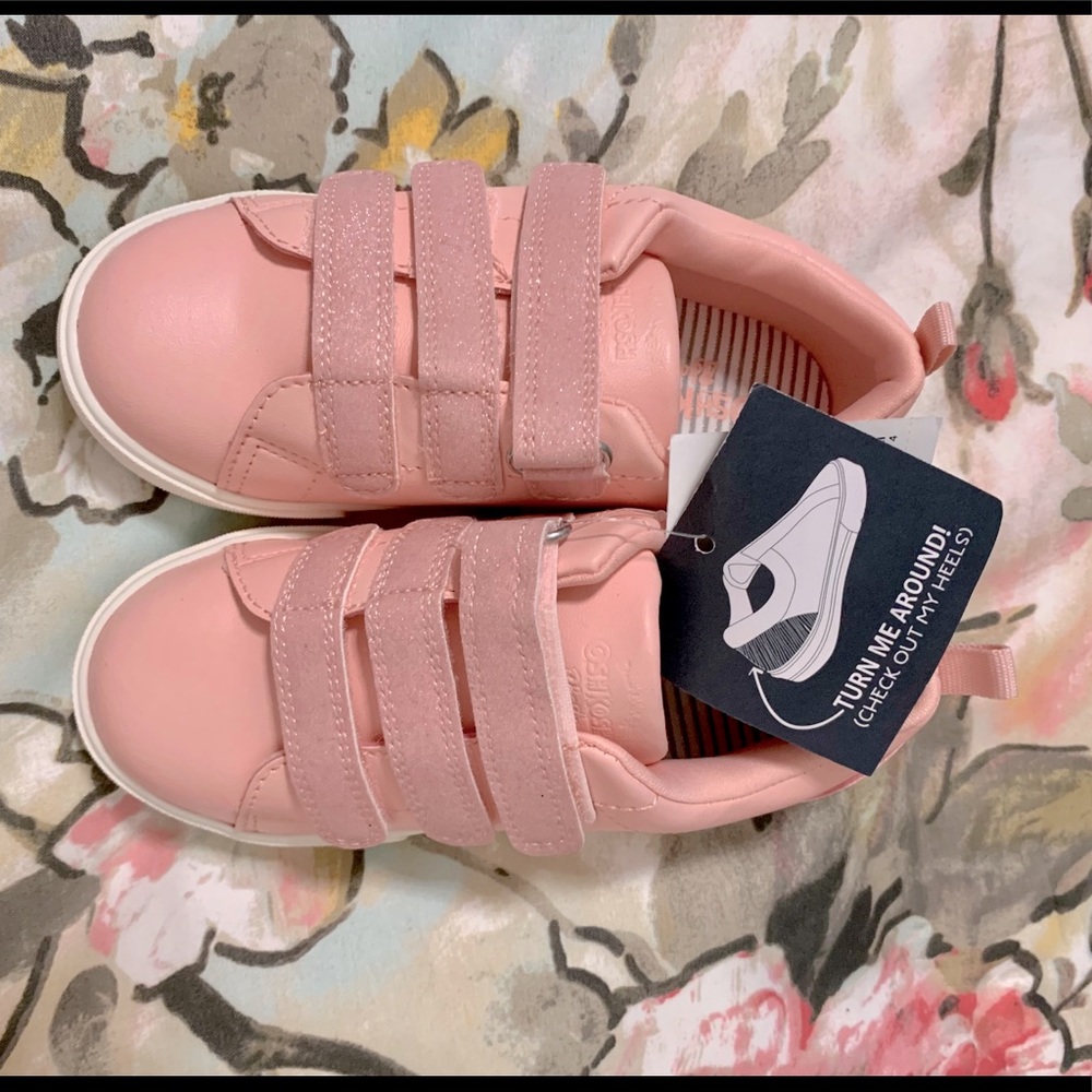 New OshKosh pink glitter girls shoes 11